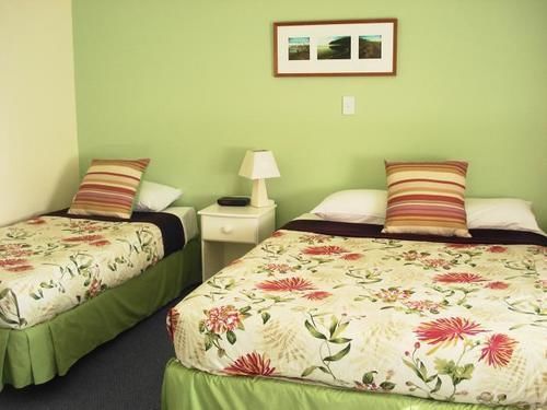 Ducks & Drakes Boutique Motel & Backpackers Ню Плимут Екстериор снимка